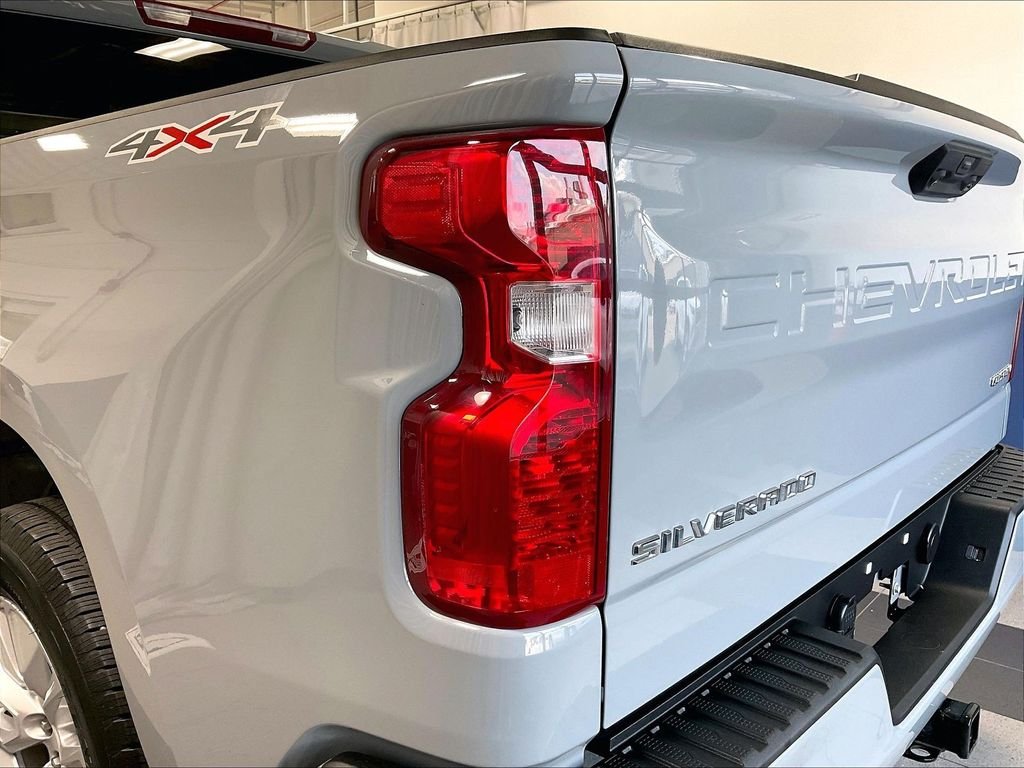 Used 2024 Gray Chevrolet Custom image 34