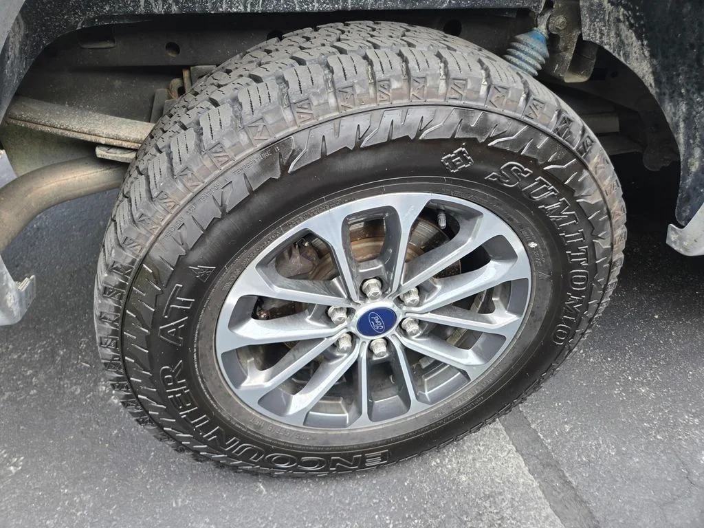 Used 2018 Ingot Silver Metallic Ford Lariat image 22