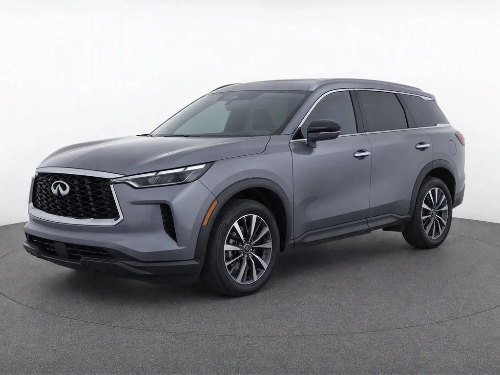 Used 2024 Silver INFINITI LUXE image 2