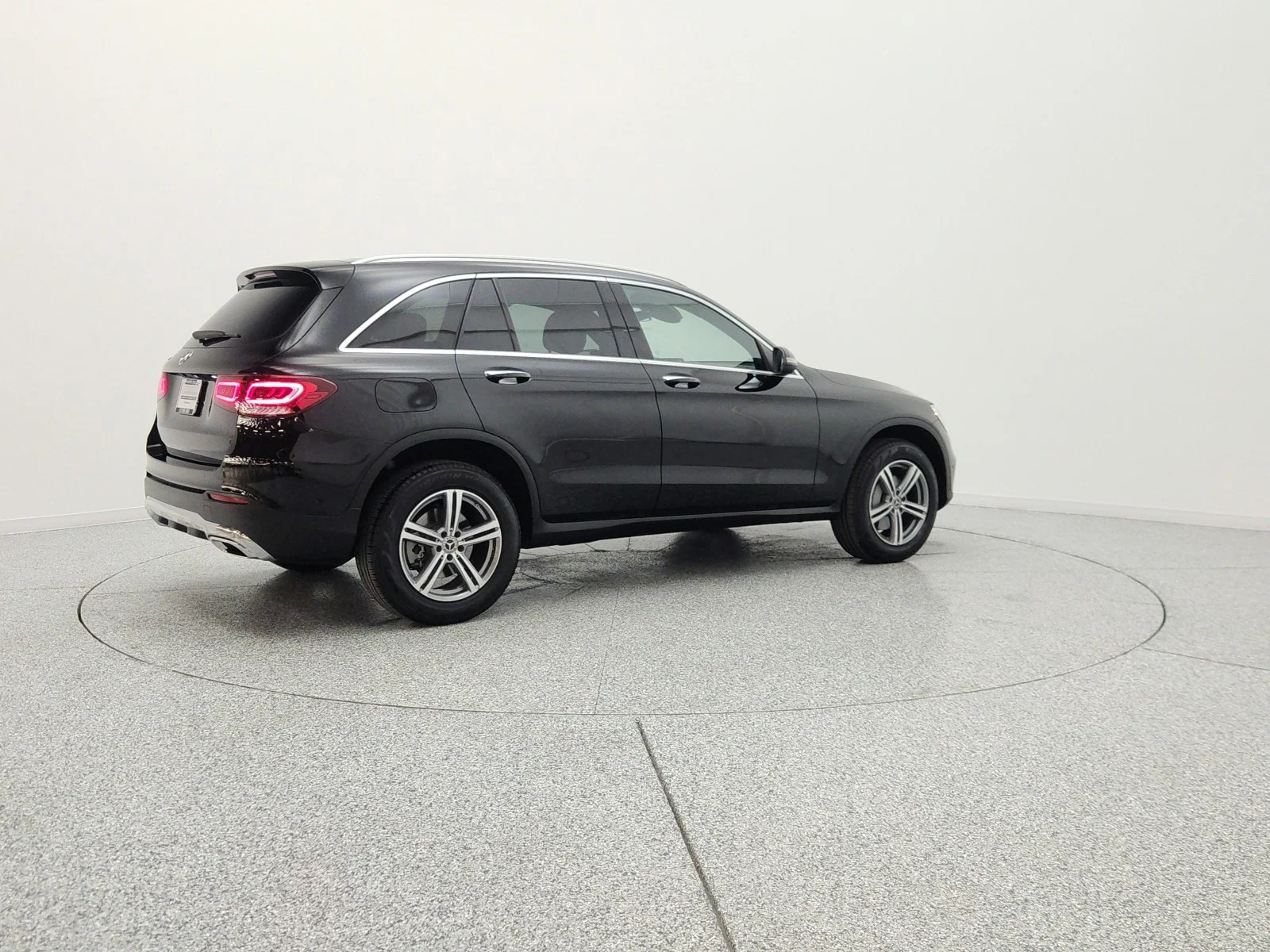 Used 2022 Black Mercedes-Benz GLC 300 SUV image 5