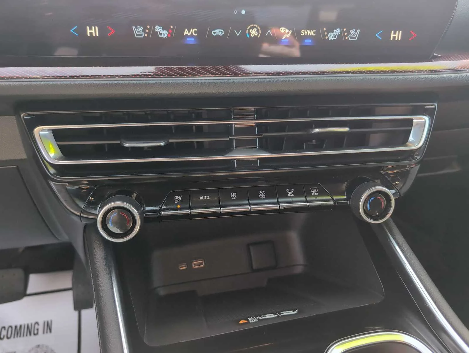 2025 Chevrolet Traverse RS - Photo 18