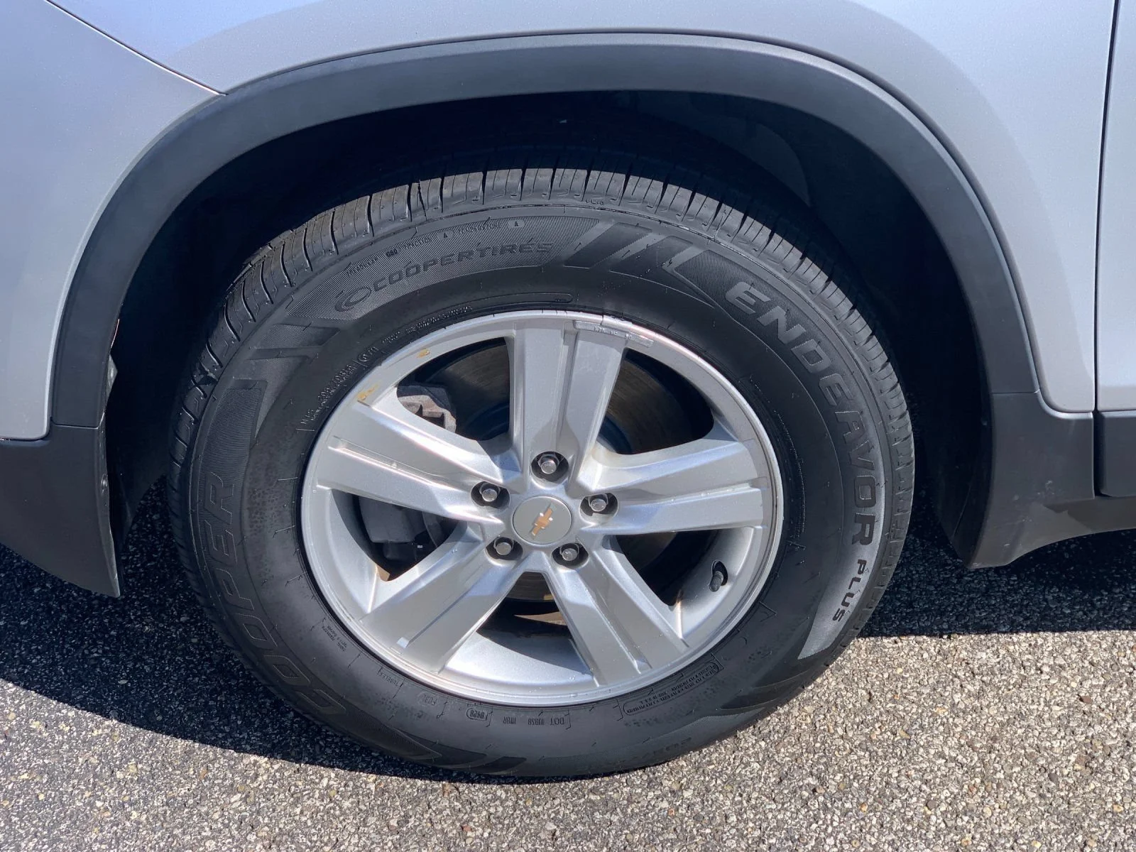 Used 2022 Silver Ice Metallic Chevrolet LS image 31