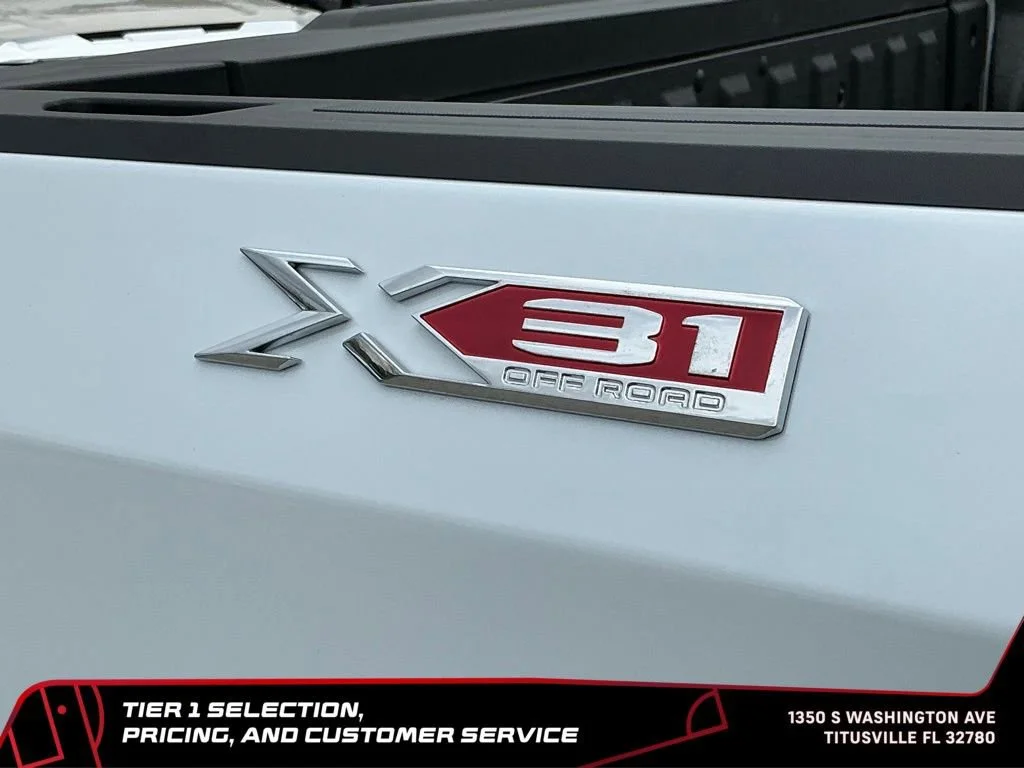 New 2026 Glacier White Tricoat GMC SLT image 17