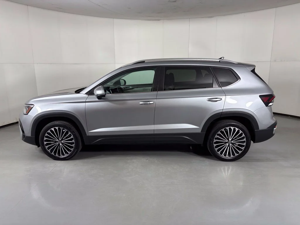 Used 2025 Silver Volkswagen 1.5T SE image 5