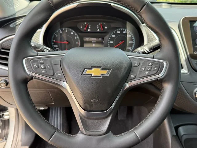 Used 2025 Gray Chevrolet RS image 15