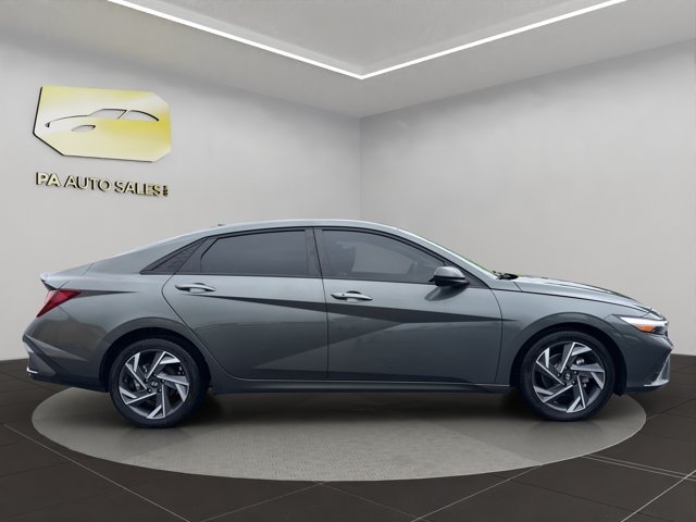 Used 2025 Amazon Gray Hyundai SEL Sport image 8
