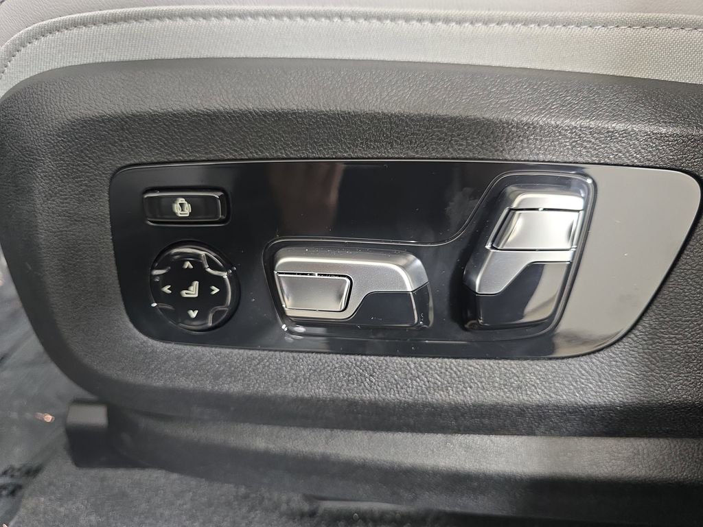 New 2026 Brooklyn Grey Metallic BMW xDrive50e image 29