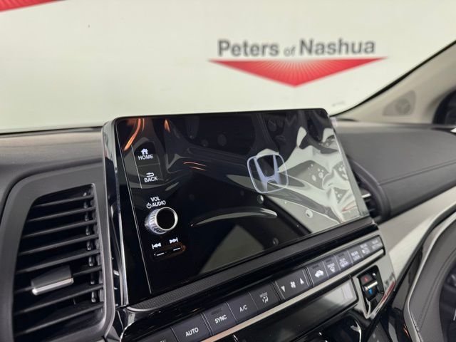 2026 Honda Odyssey Touring - Photo 18