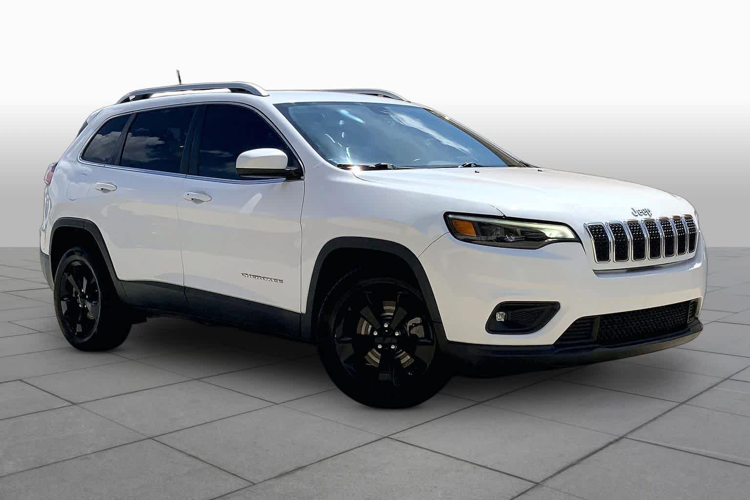 Used 2019 Bright White Clearcoat Jeep Latitude Plus image 3