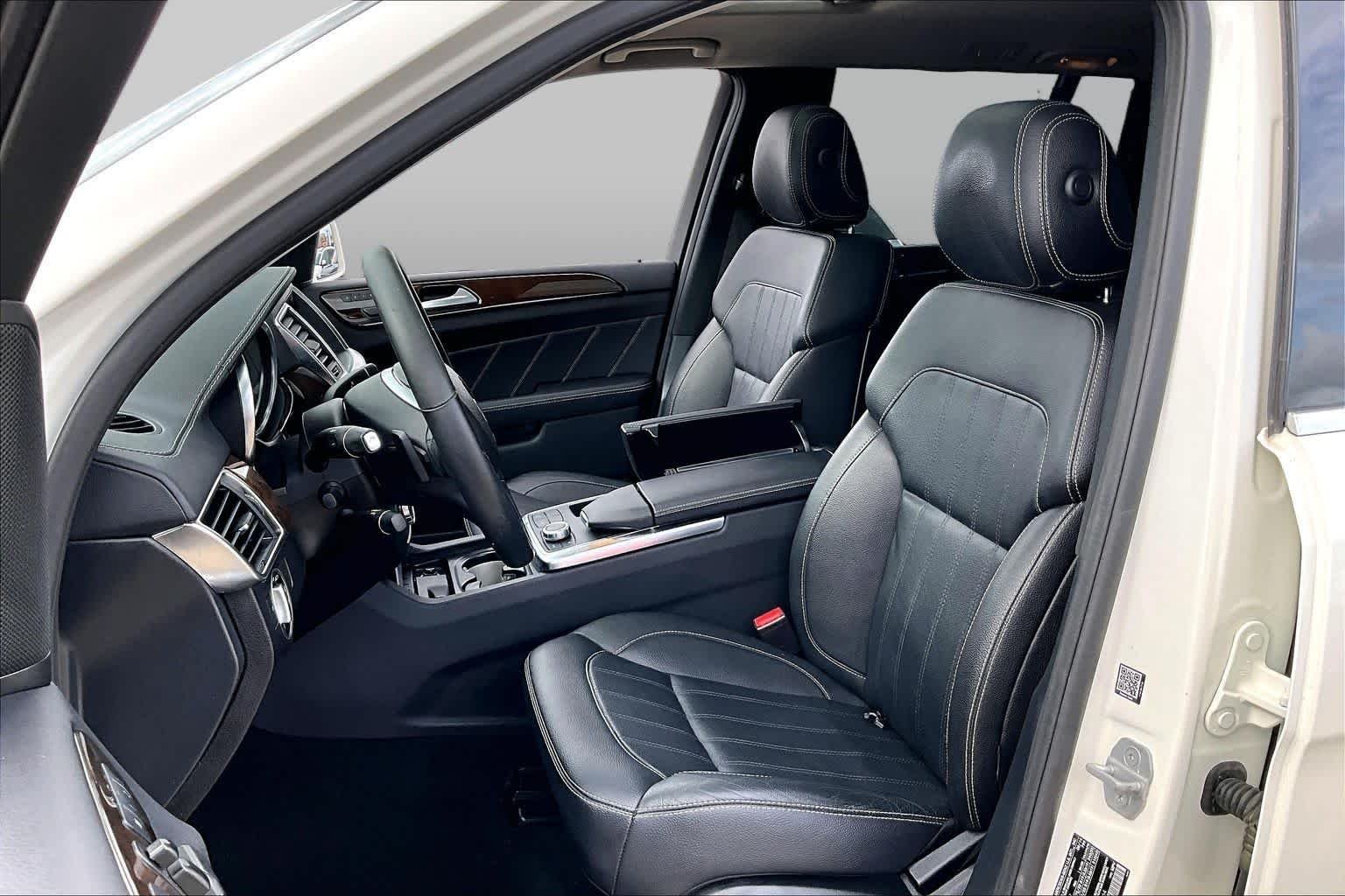Used 2015 Diamond White Metallic Mercedes-Benz GL 450 image 8