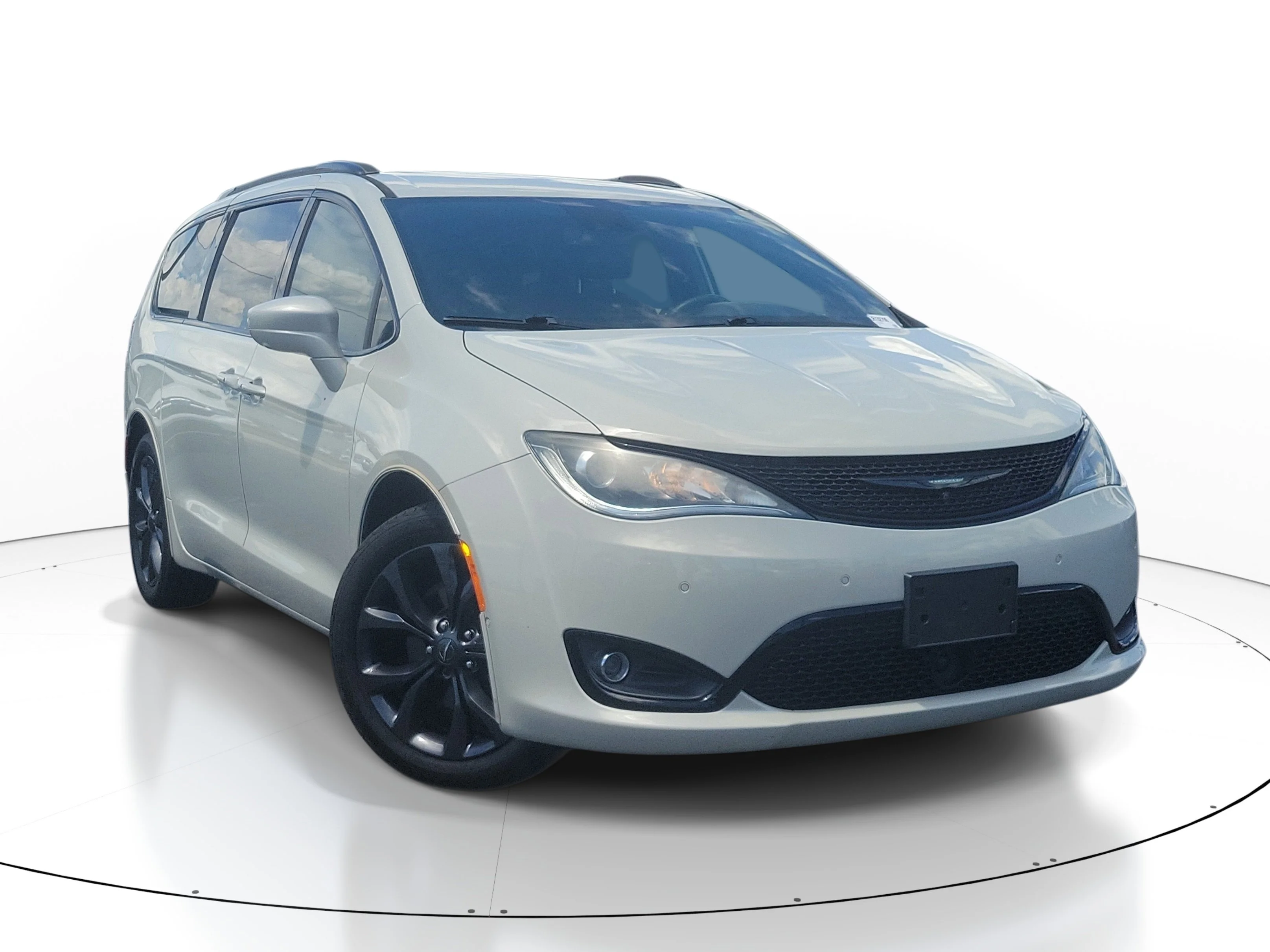 2020 Chrysler Pacifica Touring L's photo