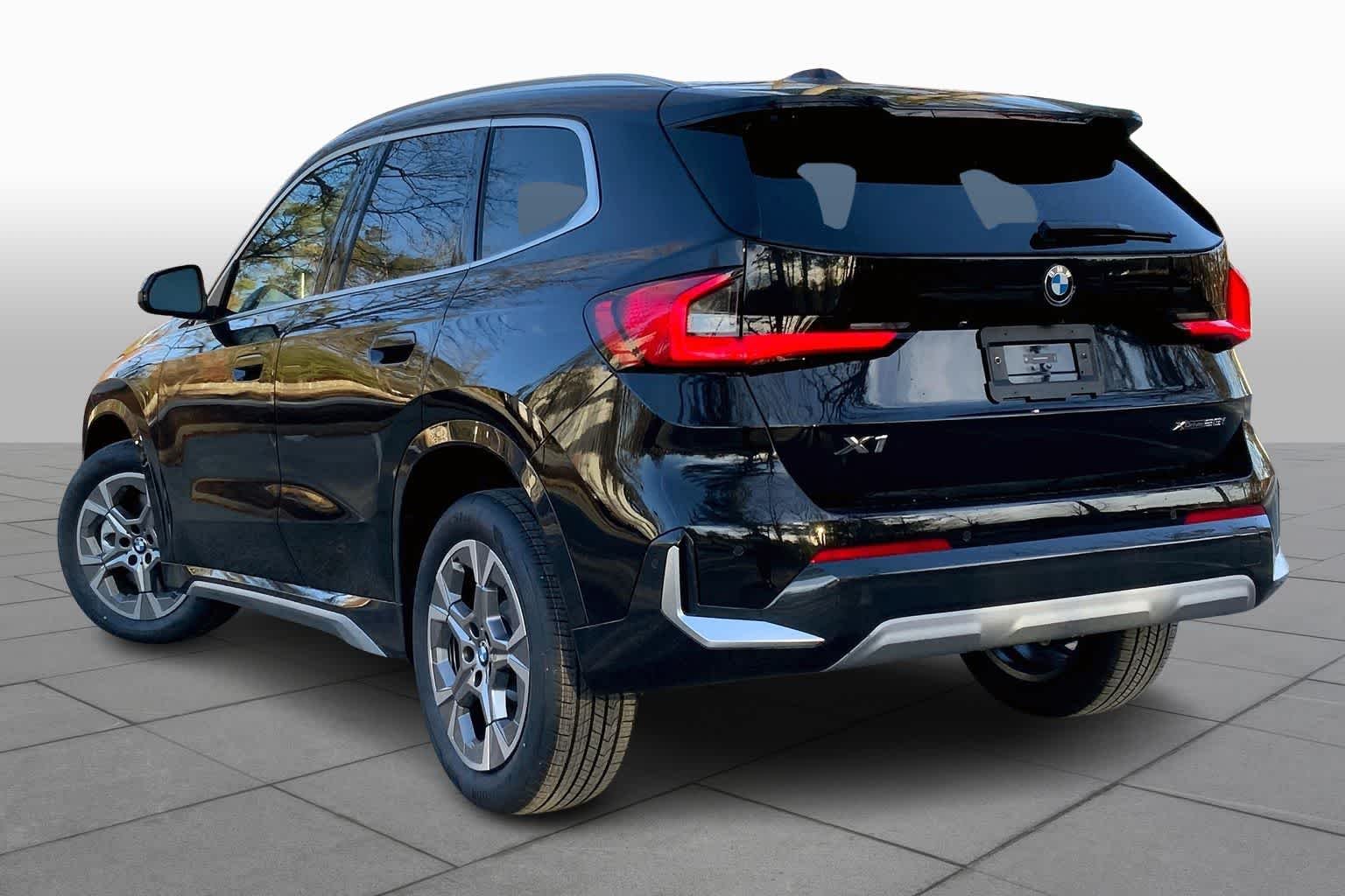 Used 2026 Black Sapphire Metallic BMW xDrive28i image 12