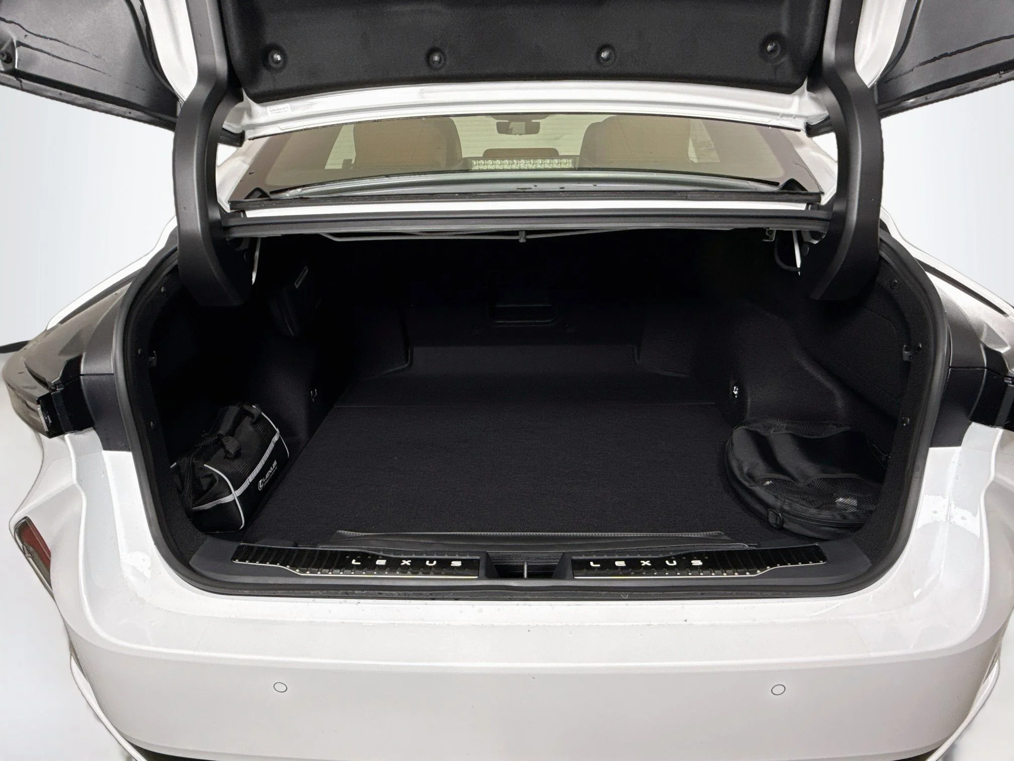 New 2026 Ultra White Lexus ES 350e LUXURY image 25