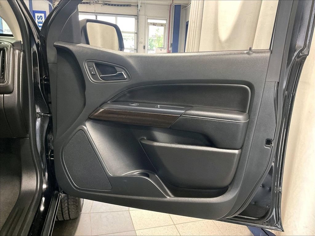 Used 2022 Onyx Black GMC Elevation image 12