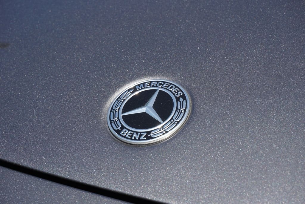 Certified Used 2025 Mountain Grey Metallic Mercedes-Benz GLB 250 image 9