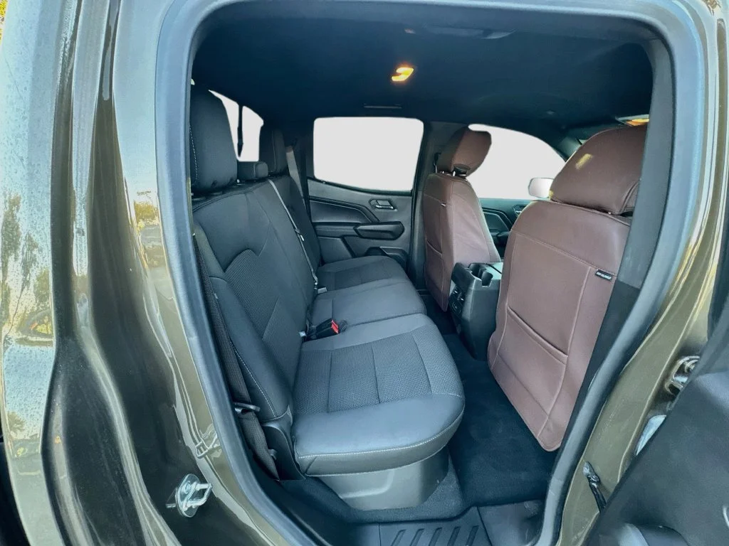 Used 2025 Brown GMC Elevation image 33