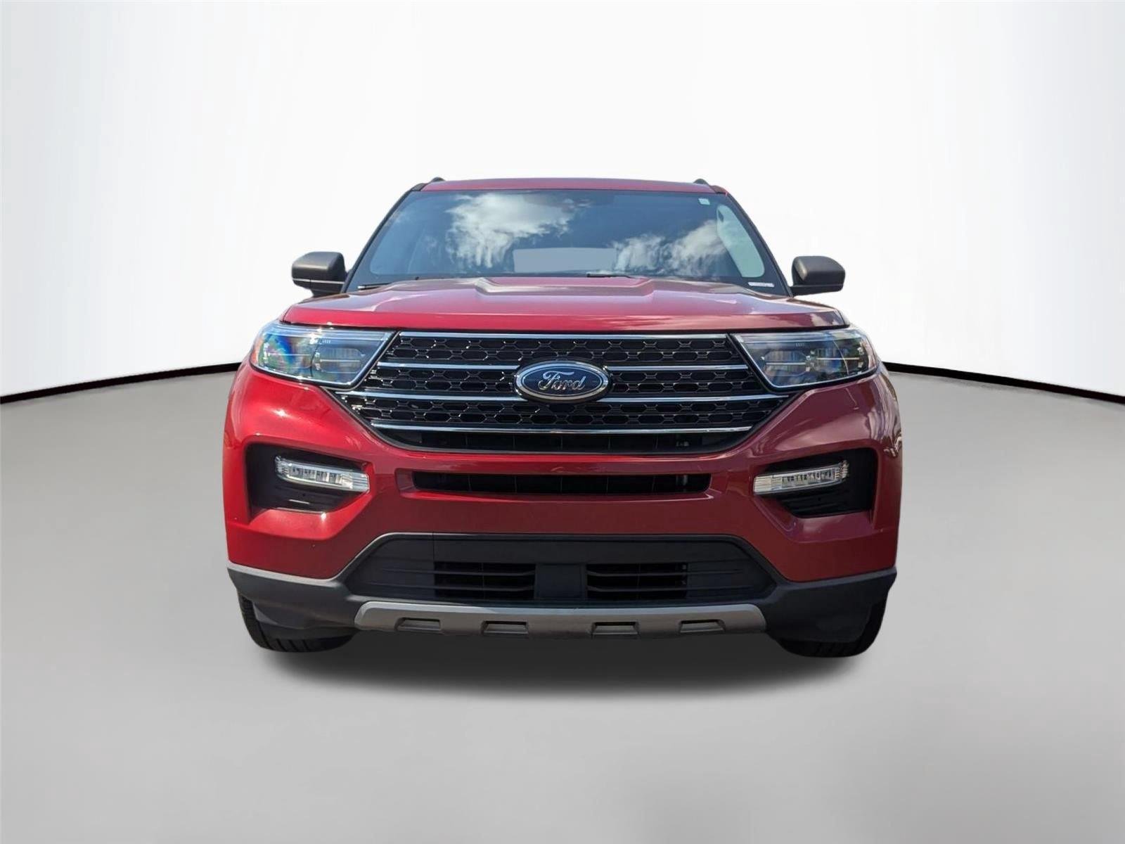 Used 2021 Rapid Red Metallic Tinted Clearcoat Ford XLT image 8