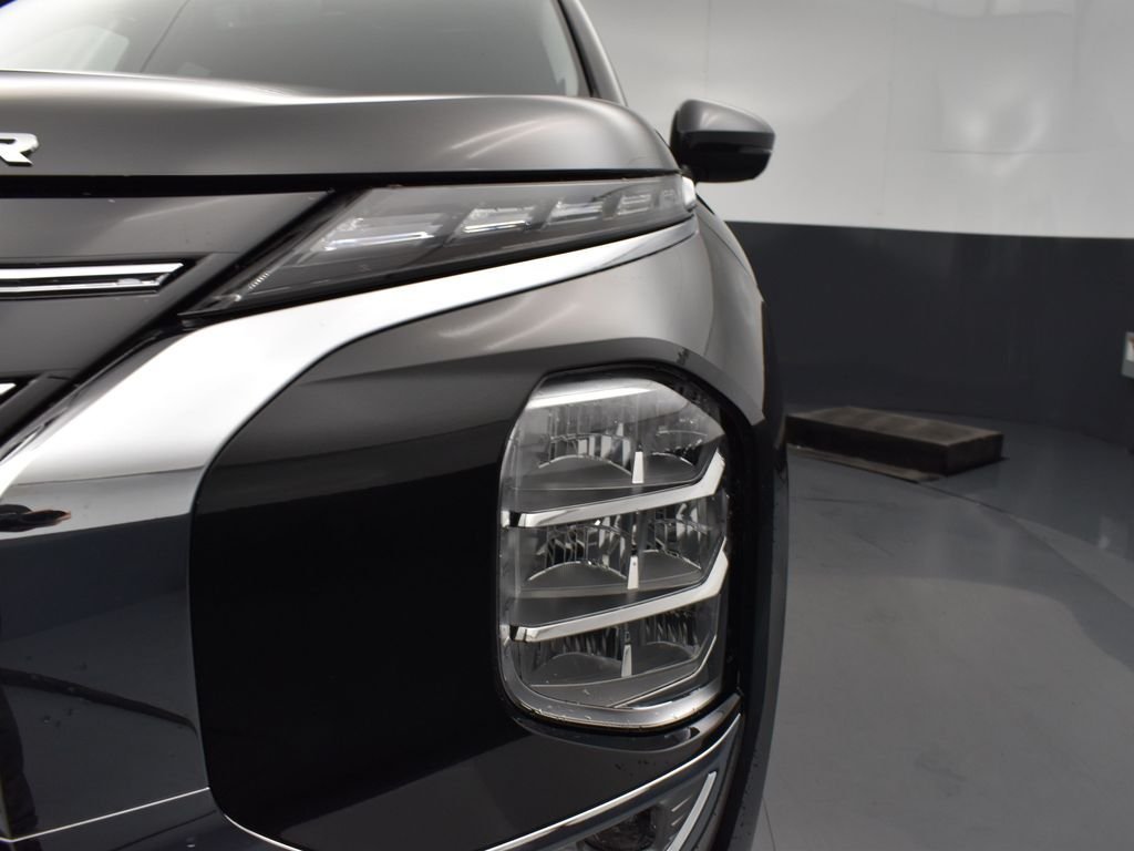 New 2026 Black Mitsubishi SE image 5