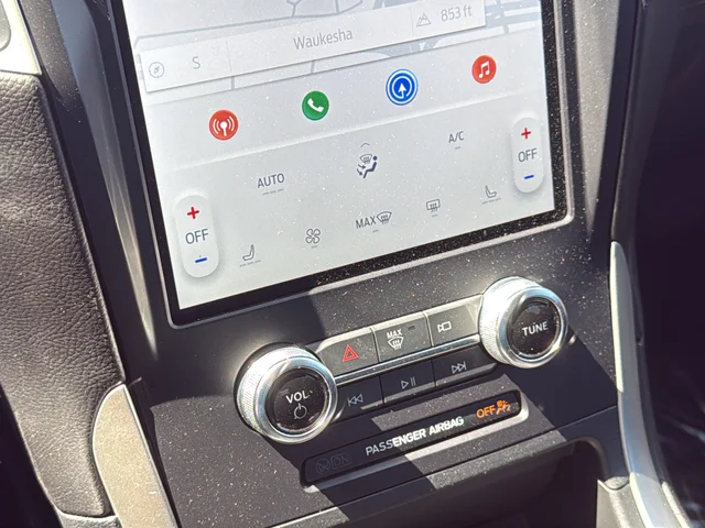 2024 Ford Edge SEL - Photo 25