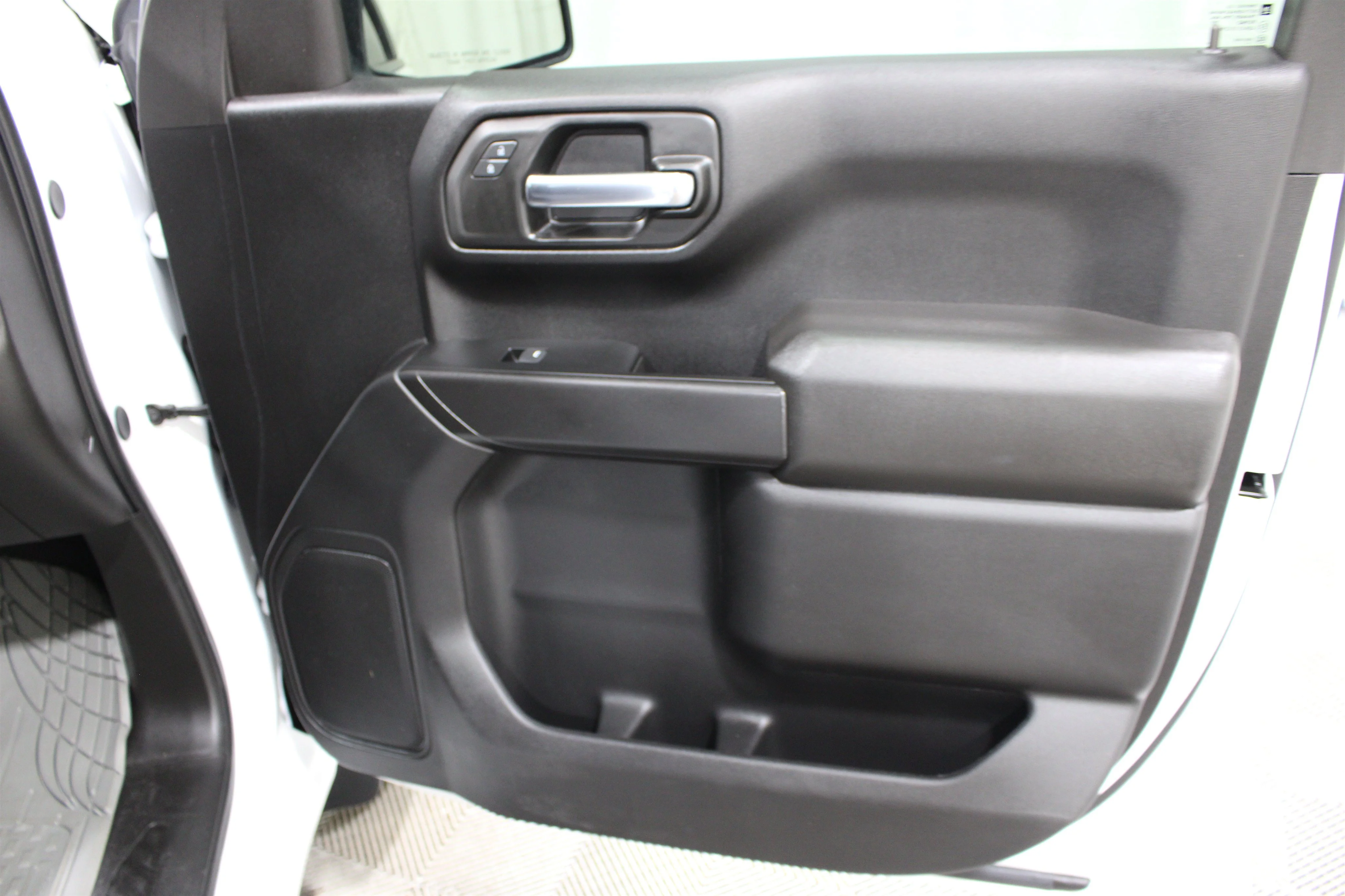 Used 2024 Summit White Chevrolet Custom image 24