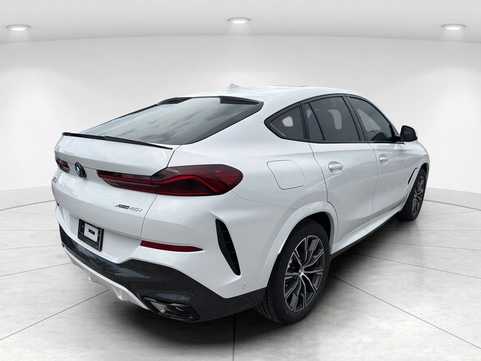 New 2027 Alpine White BMW xDrive40i image 4