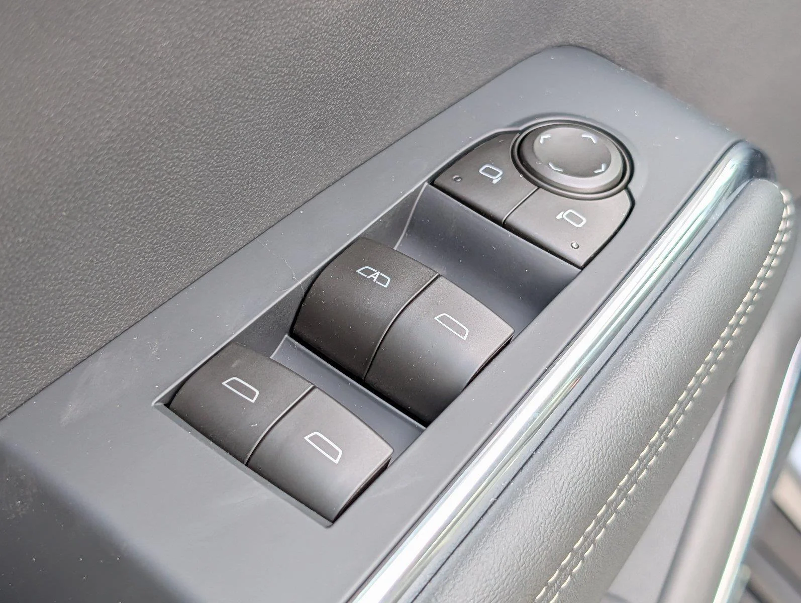New 2027 Sterling Metallic GMC Elevation image 15
