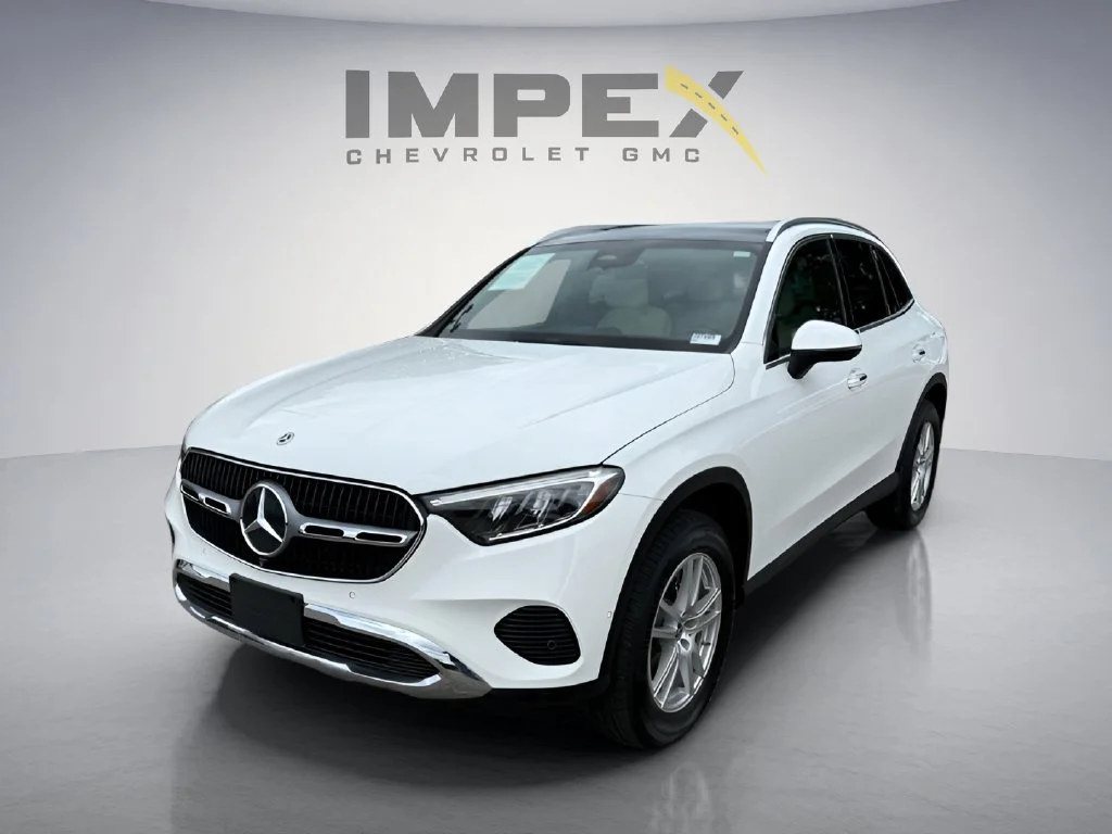 Used 2023 White Mercedes-Benz GLC 300 image 1