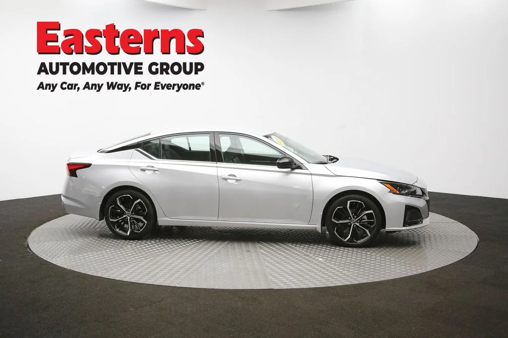 Used 2023 Silver Nissan 2.5 SR image 42