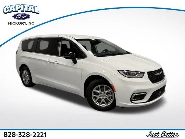 Used 2024 White Chrysler Touring L image 1