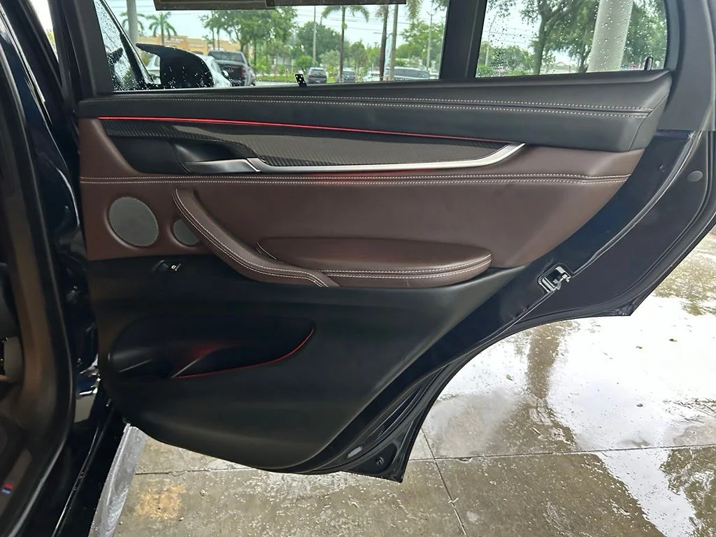 Used 2014 Black BMW xDrive50i image 31