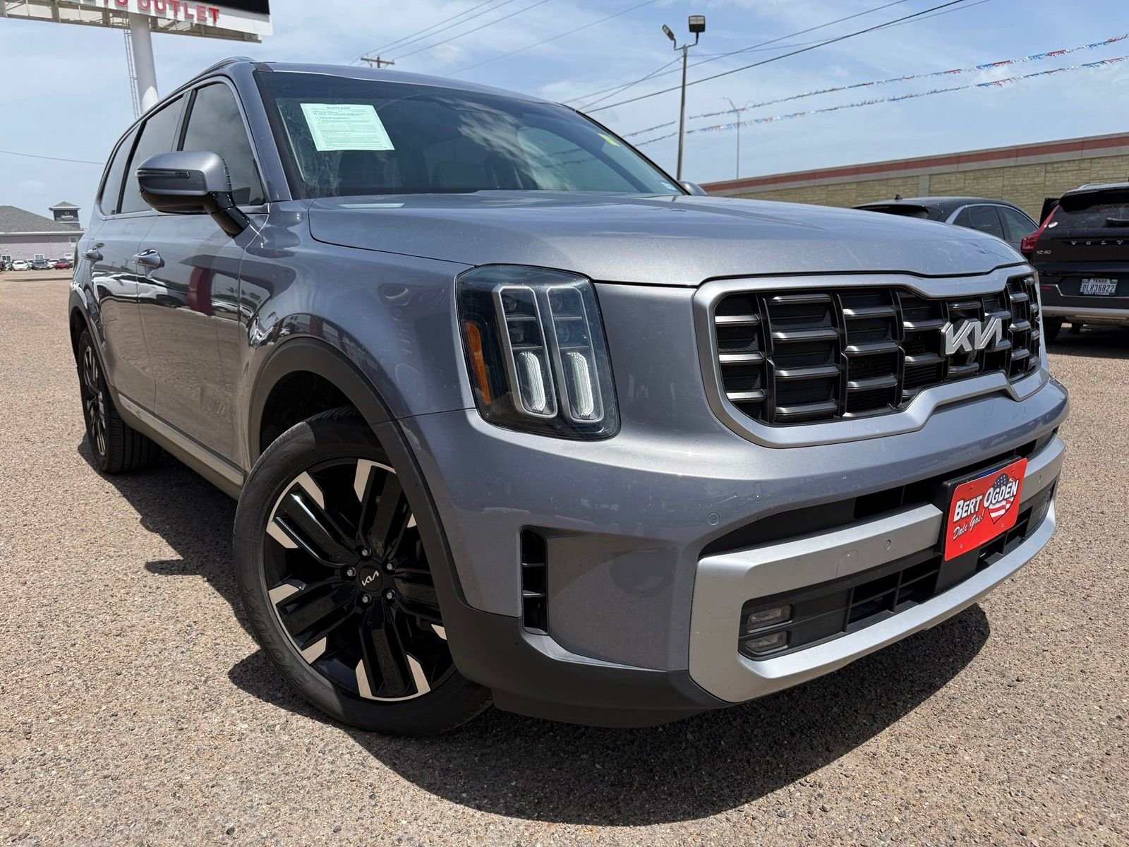 Used 2023 Silver Kia SX image 1