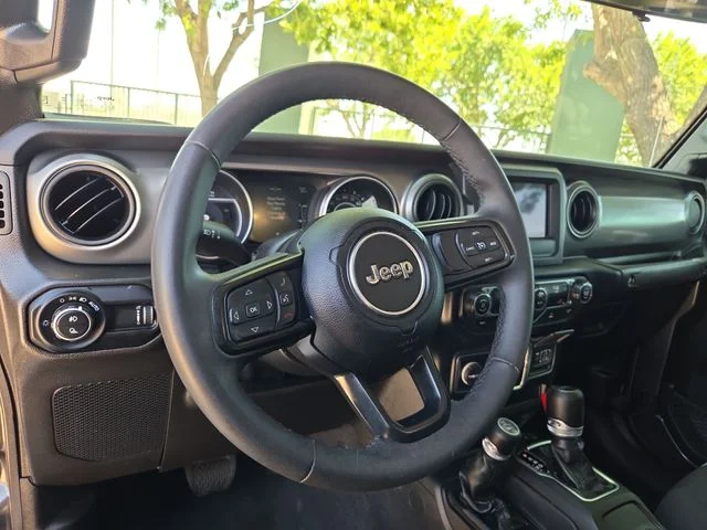 Used 2023 Gray Jeep Sport S image 10