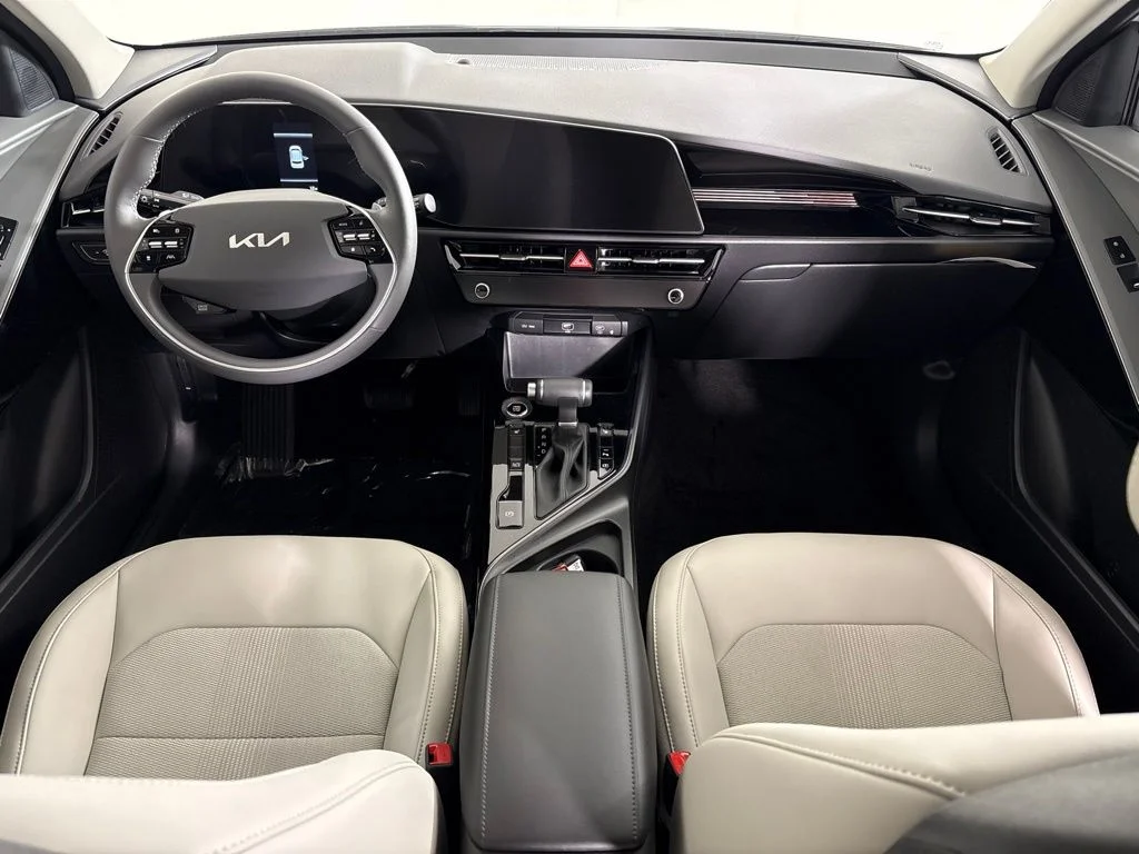 New 2026 Snow White Pearl Kia EX image 13