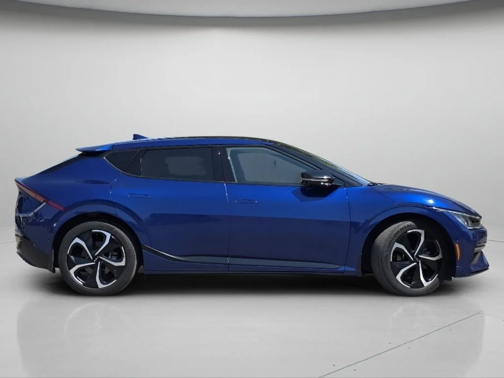 Used 2022 Yacht Blue Kia GT-Line image 23
