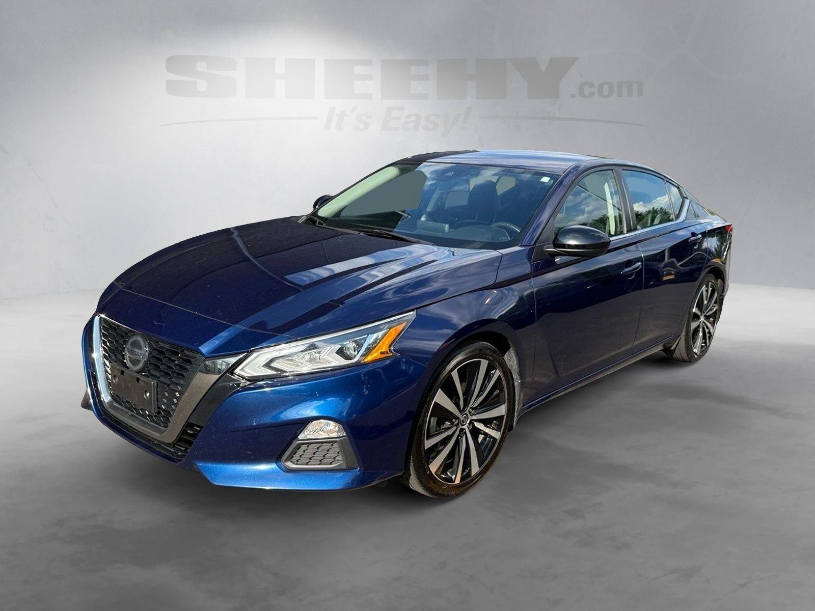 Used 2022 Blue Nissan 2.5 SR image 15