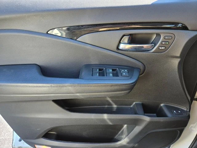 Used 2019 White Honda Touring image 38
