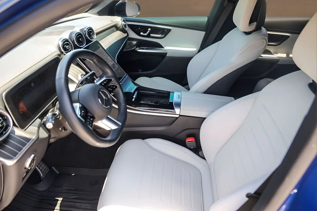 Used 2024 Blue Mercedes-Benz GLC 300 image 9