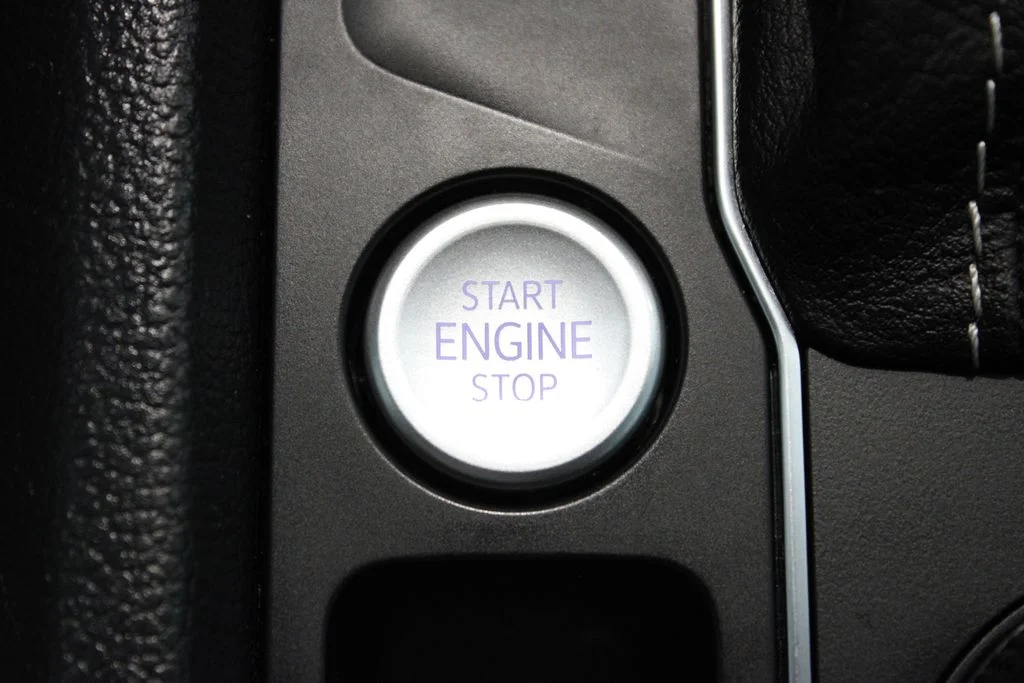 Used 2023  Volkswagen 2.0T SE w/Technology image 24