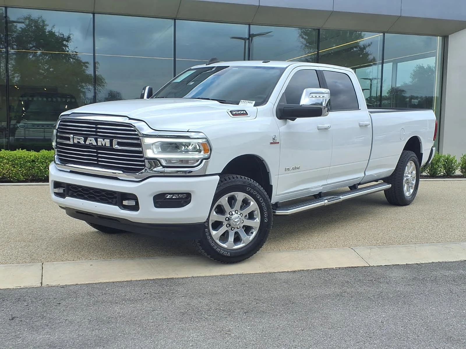2024 RAM 3500 Laramie 4X4 Crew Cab LWB's photo