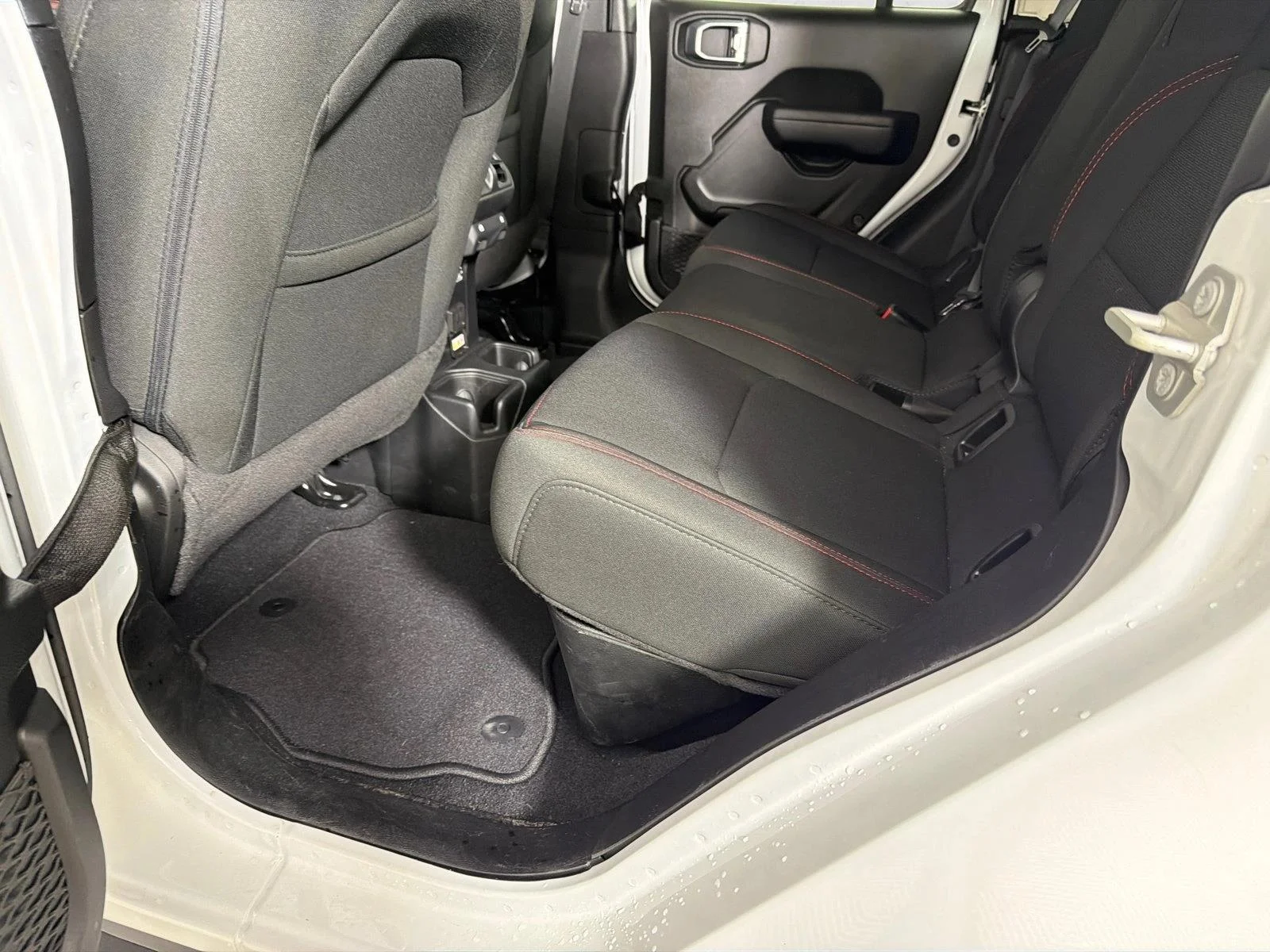 Used 2023 White Jeep Rubicon image 21