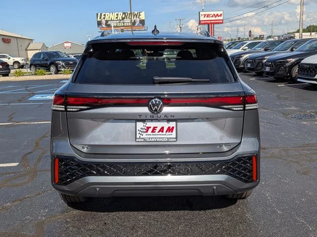 New 2026 Silver Volkswagen 2.0T SE R-Line Black image 4