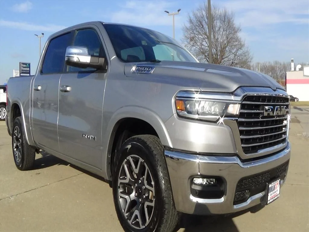 Certified Used 2025 Billet Silver Metallic Clear Coat (psc) RAM Laramie image 5