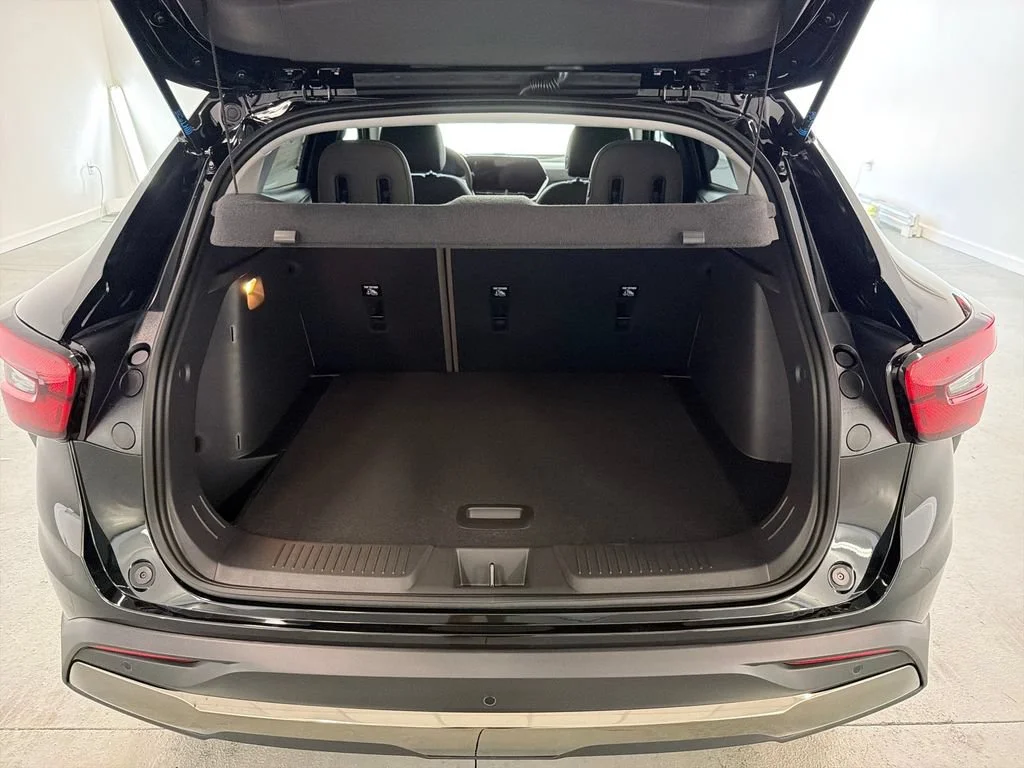 New 2026 Mosaic Black Metallic Chevrolet ACTIV image 8