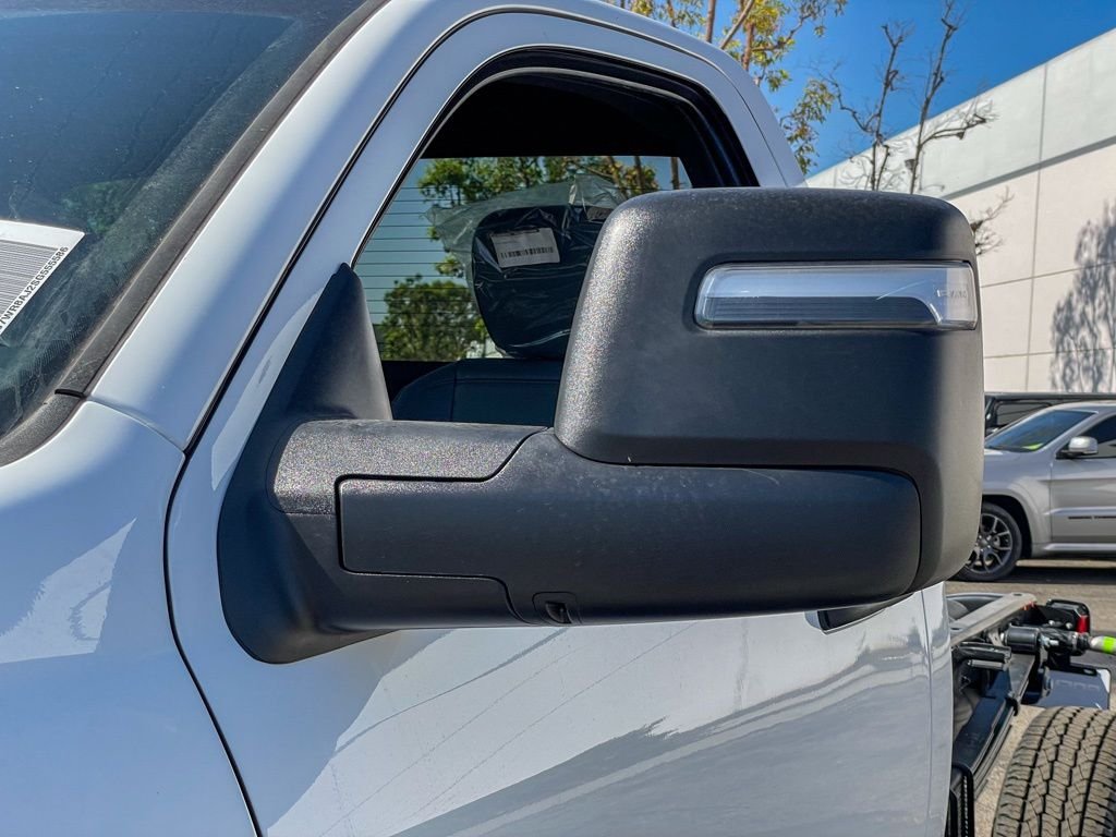 2025 RAM 3500 Chassis Tradesman - Photo 12