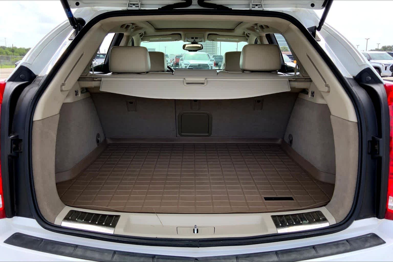 Used 2013 Platinum Ice Tricoat Cadillac Luxury Collection image 34