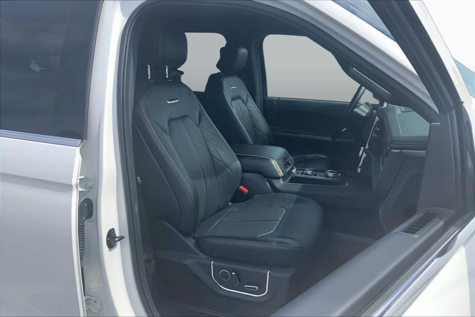 Used 2024 Star White Ford Platinum image 9