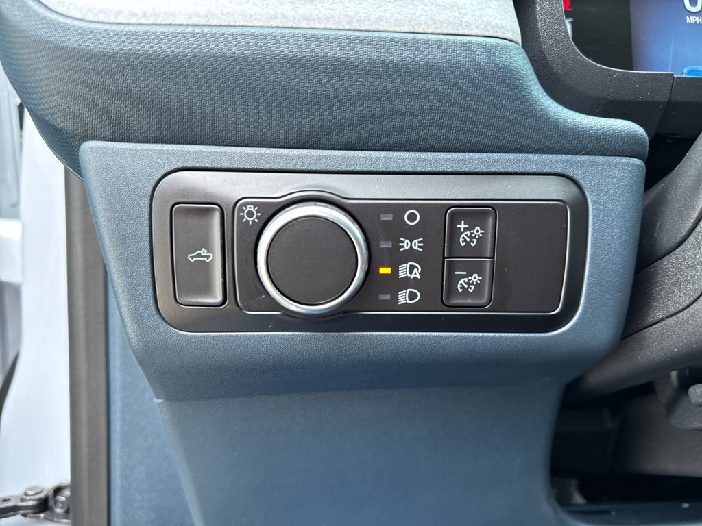 New 2026 Space White Metallic Ford XLT image 24
