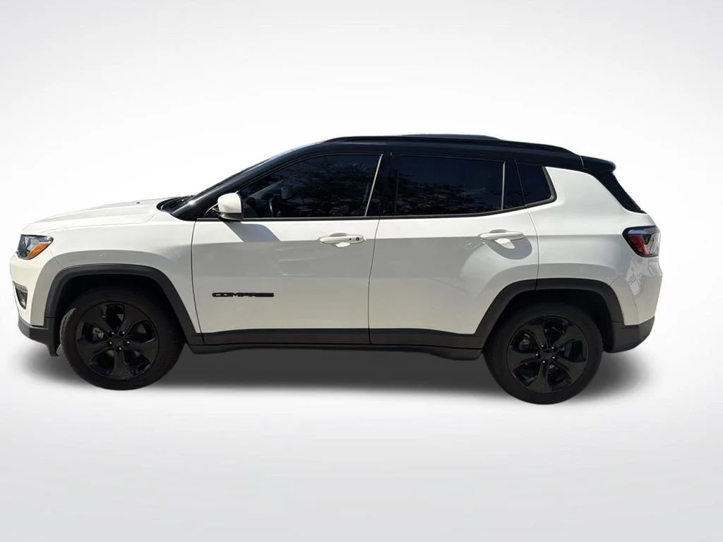 Used 2020 White Clearcoat Jeep Latitude image 8