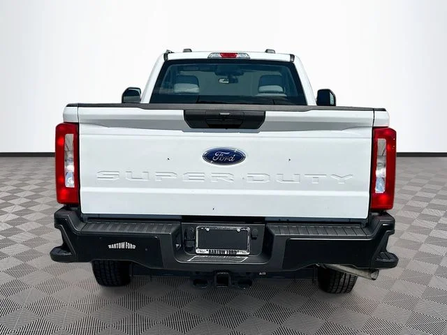 New 2026 Oxford White Ford XL image 5
