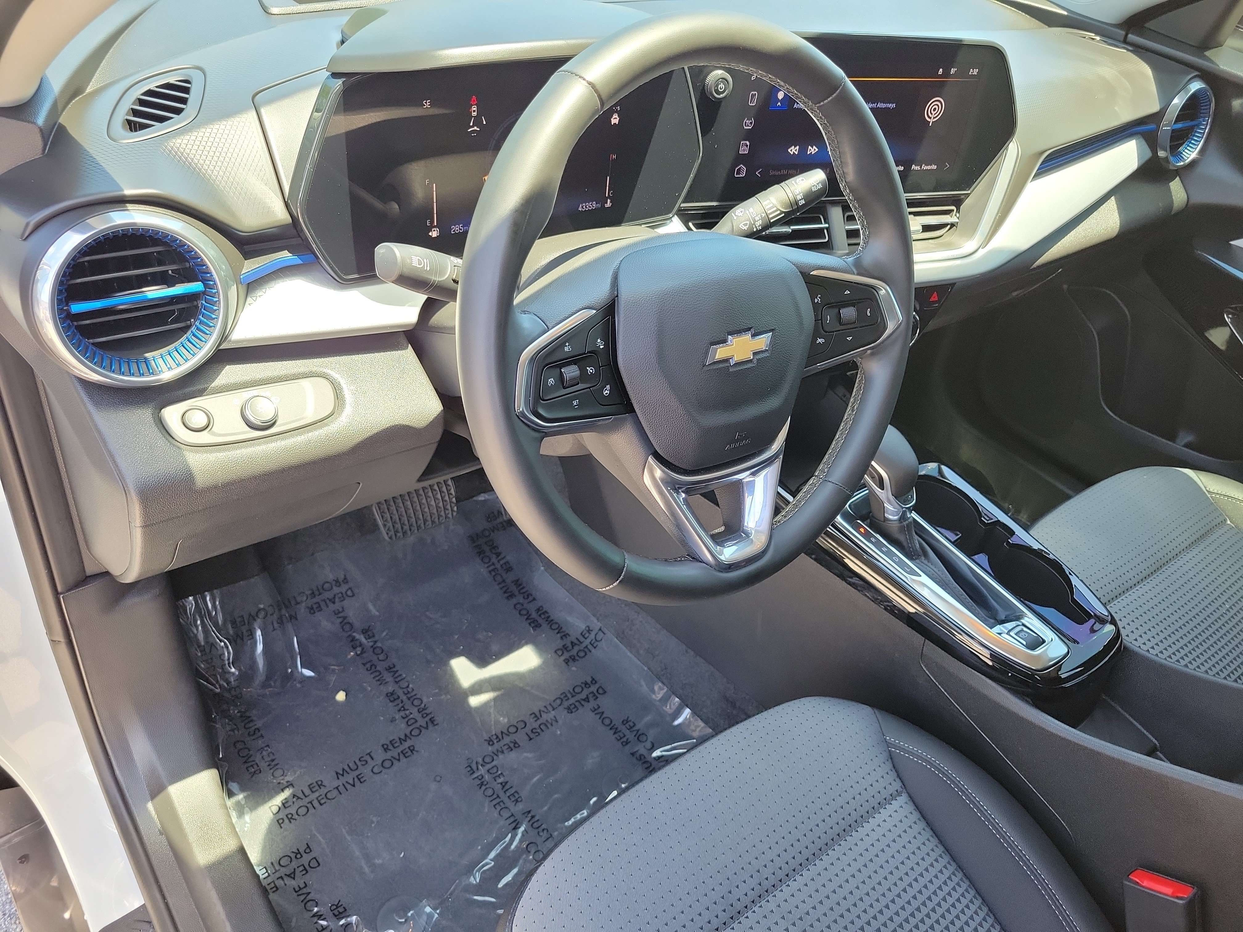 Used 2025  Chevrolet LT image 17